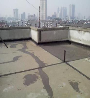 丹东漏水维修 楼顶漏水是什么原因，楼顶漏水维修方法是什么?
